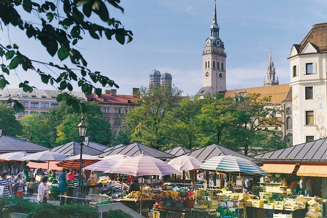 A delicacy tour through Munich's old town - Isartor Welcome Drink: St. Michaelshof syrup and first bites