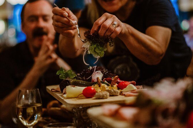 Bavarian Beer and Food Evening Tour in Munich - Guides you might meet: how their style changes the evening