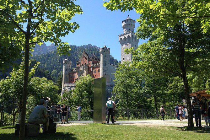 Beer and a Castle, A Neuschwanstein Tour - Logistics that matter: mobility, meeting time, and mobile tickets