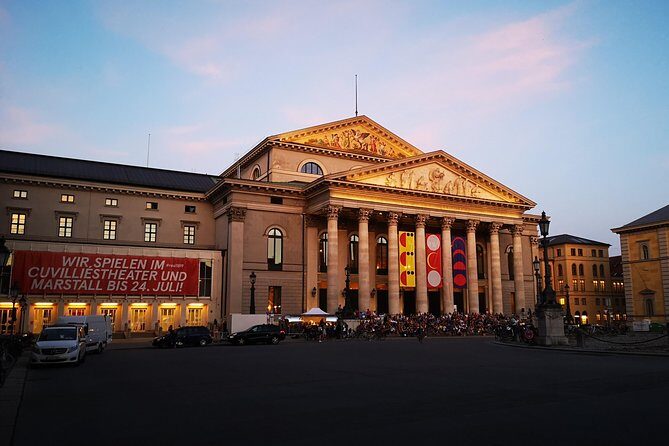 Classic Mike's Bike Tour daily @ 11.30 incl Beer Garden & Surfers - Getting Started at Marienplatz: the Munich orientation you actually need