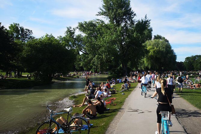Classic Mike's Bike Tour daily @ 11.30 incl Beer Garden & Surfers - English Garden: where the tour turns from sights to wow