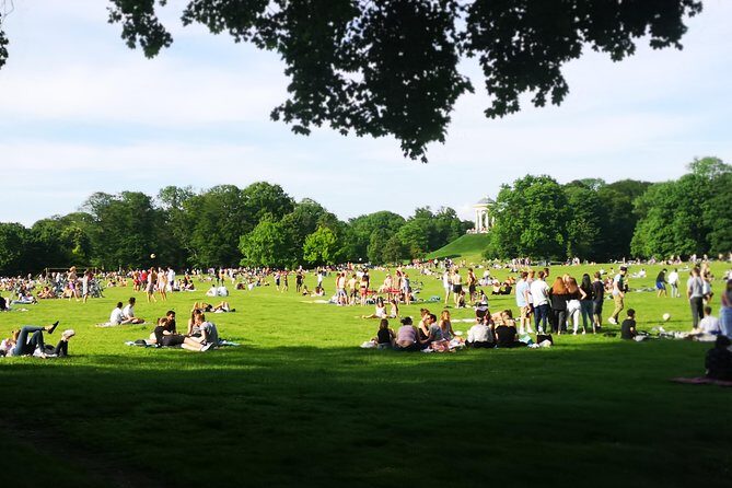 Classic Mike's Bike Tour daily @ 11.30 incl Beer Garden & Surfers - Riding the Isar: the Munich summer feel, even when you’re not