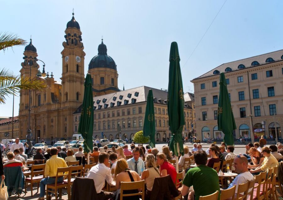 Discover Munich 2-Hour Small Group Walking Tour - Marienplatz and the Rathaus-Glockenspiel: The Moment You’ll Remember