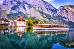Eagle's Nest, Lake Königssee and 'Fuehrer Headquarters' Private Tour from Munich - The drive out: the motorway viewpoint stop that sets the tone