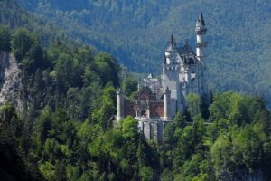Express 6 tour from Munich to Neuschwasntein Castle - Meeting at Arnulfstraße 3 and why 7:15am changes everything