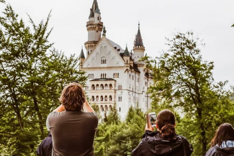 From Munich: Neuschwanstein Castle Full-Day Trip - Your Munich meeting point and the start of the day