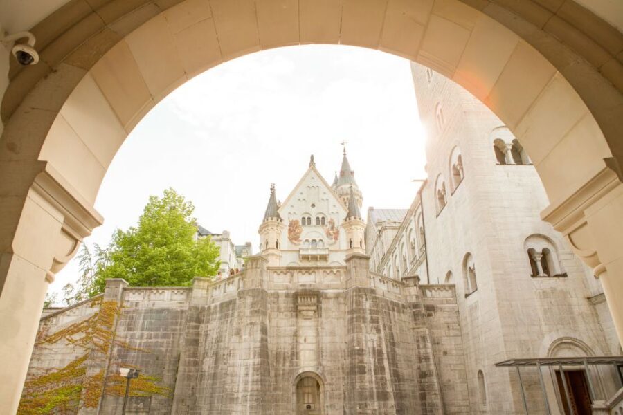 From Munich: Neuschwanstein Castle Full-Day Trip by Van - How the 10-hour van day works from Munich