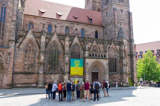 Get to know Nuremberg. Highlights in the old town - Main market moments: Frauenkirche, the Beautiful Fountain, and a medieval picture-book