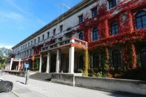 Inside the Third Reich (Private Tour) - Walking the stops: Isartor, Platzl, and the places where power was performed