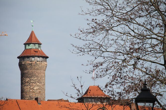 Medieval Tour in Nuremberg in Spanish - Stop 4: Weisser Turm and the first city wall idea