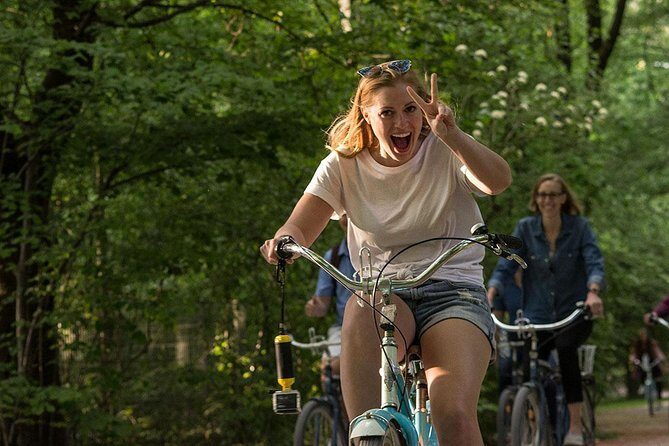 Mini Classic Bike Tour @ 4pm incl. Beer Garden & Surfers 2,5 hrs - Quick takes: what you’ll notice right away