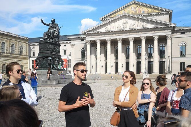 Mini Classic Bike Tour @ 4pm incl. Beer Garden & Surfers 2,5 hrs - Haus der Kunst and Isartor: art outside the frame, medieval gates inside your memory