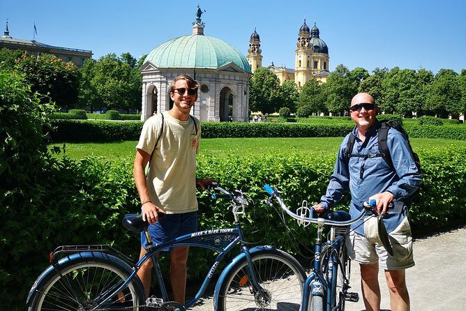 Mini Classic Bike Tour @ 4pm incl. Beer Garden & Surfers 2,5 hrs - How easy is the cycling ride?