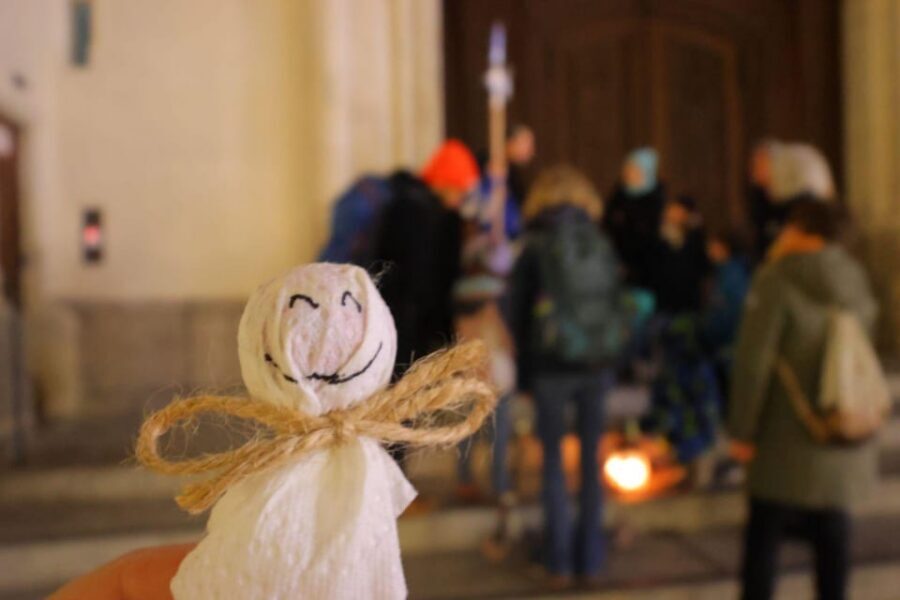 München: Der Nachtwächter für Kinder - Führung auf Deutsch - Meeting at Fischbrunnen: Marienplatz Comes Alive