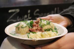 Munich Christmas Market Food Tour with Tastings - Glühweinoase and Frauenkirche: hidden stall energy plus cathedral legends
