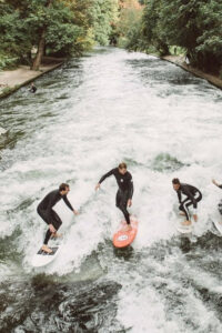 Munich: Eisbachwelle River Surfing Experience - The 3-hour flow: what happens after you meet by the wave
