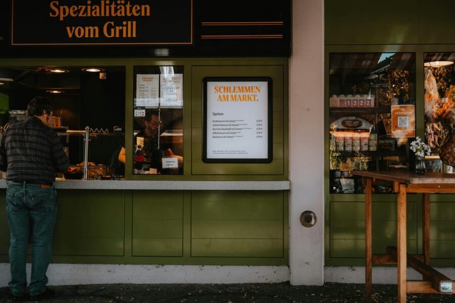 Munich Food Tour: The Ultimate Bavarian Full Meal & Drinks - Guides matter: what you can expect from the human part