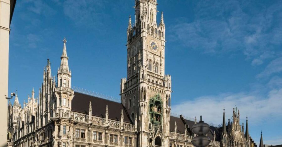 Munich: Guided Tour of the historic Town Hall on Marienplatz - Meeting at the New Town Hall: Start Here, Not Late