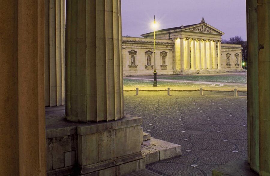 Munich: National Socialism Historical Tour in GERMAN - Where the Tour Starts at Staatliche Antikensammlungen