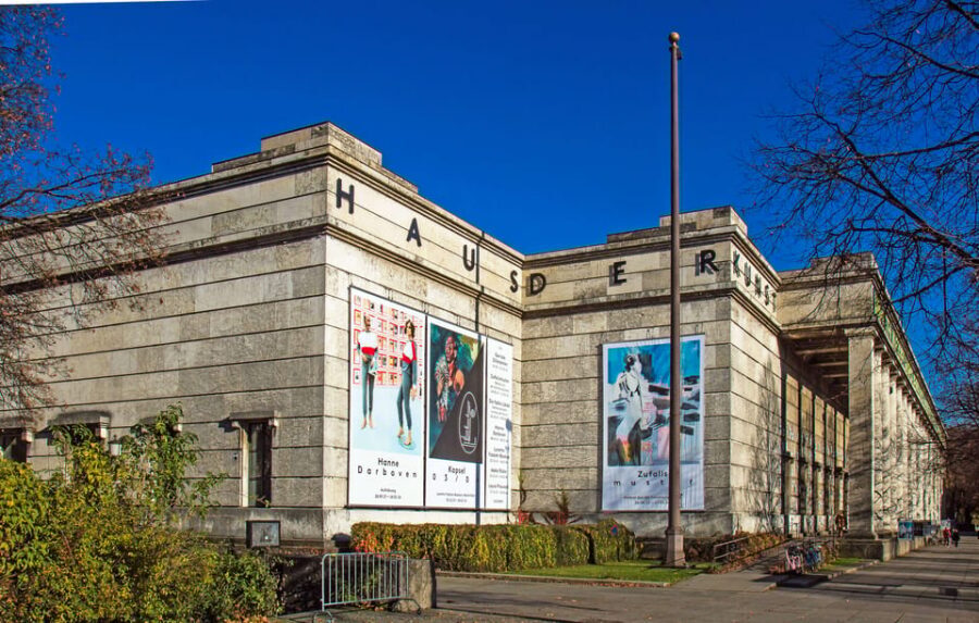 Munich: National Socialism Historical Tour in GERMAN - Group tour or private tour: which fits your brain?