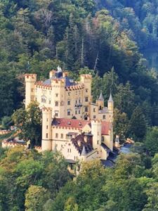 Munich: Neuschwanstein Castle by Bus with Alpine Bike Ride - Starting in Munich: where the day actually begins