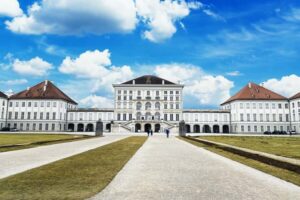 Munich Nymphenburg Palace Tickets and Tour, Carriage Museum - Where you meet your guide (and how not to miss the group)