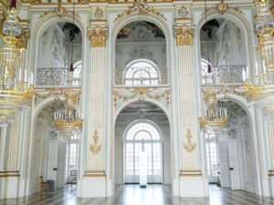 Munich: Nymphenburg Palace with official Guide - Meeting at Schloss Nymphenburg and setting up your timing