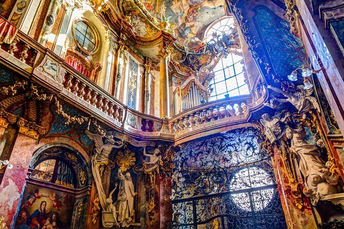 Munich: Old Town Highlights Private Walking Tour - The 3-hour option adds Frauenkirche and Old Town gates