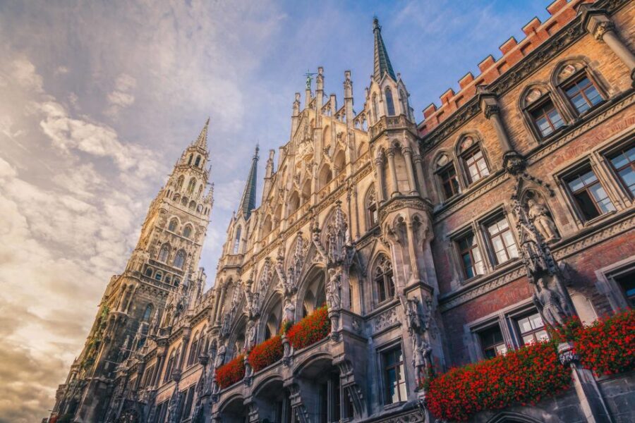 Munich: Old Town & Viktualienmarkt City Walk in German - Price and value: why $23 can be a smart spend