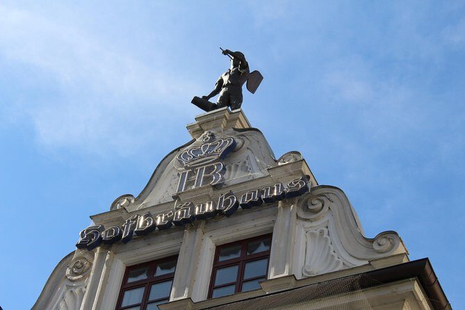 Munich: Old Town Walking Tour - Munich Beer Hall Culture and the Breakfast Beer Angle