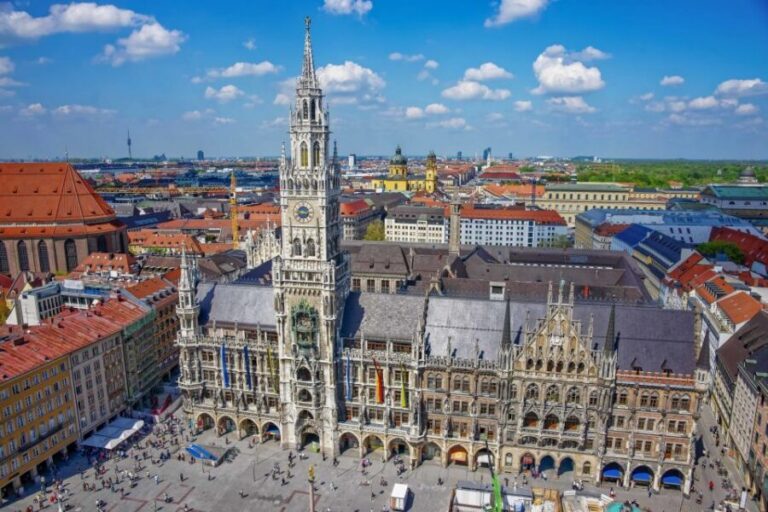 Munich: Old Town Walking Tour - Marienplatz and the Old/New Town Hall: Where the Tour Starts