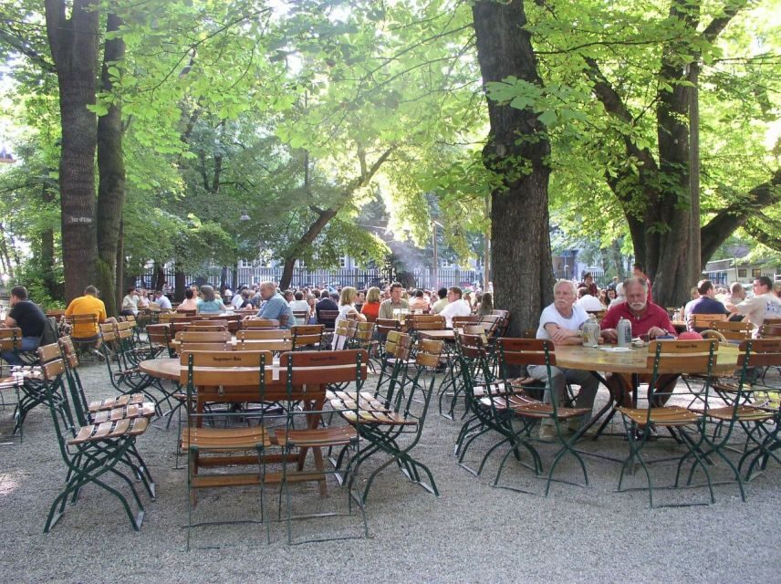 Munich: Private Walking Tour of the Historical City Center - Viktualienmarkt finish: the food market that doubles as a meeting point