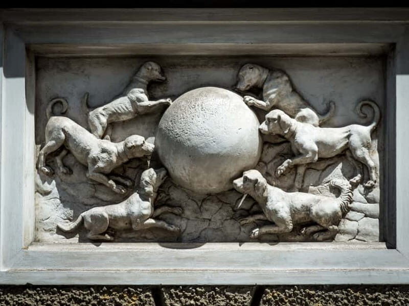 Munich: Raven Black Witches and Executioners Walking Tour - Price and value: is $25 worth 105 minutes?