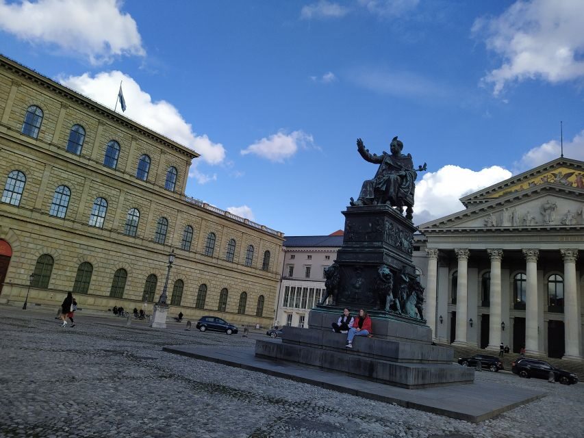 Munich Residenz: Private Tour with artists and historians - Meet your guide: Paul Riedel and Freya bring the palace to life