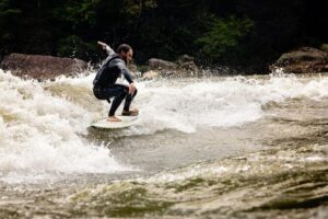 Munich: Surf Experience In Munich Eisbach River Wave -Germany - The Surf Session at Eisbach: What to Expect When the Wave Starts