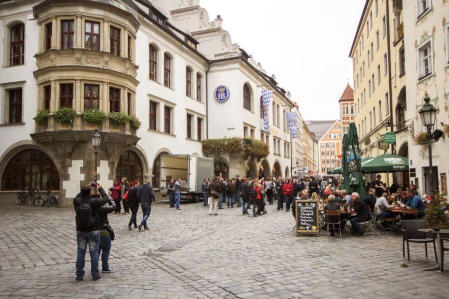 Munich: Third Reich & WWII Walking Tour - Key moments you’ll actually walk through