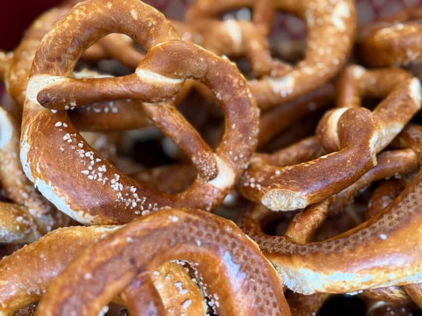 Munich: Viktualienmarkt Food Tasting Tour in German - Quick take on the Viktualienmarkt tastings