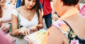 Munich: Viktualienmarkt Food Tour - Meeting at Marienplatz: how to set yourself up for an easy 150 minutes