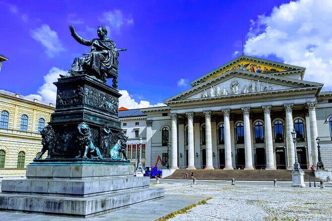 Munich WWII and Dachau Concentration Camp Private Tour with Licensed Guide - Feldherrnhalle to Opfer des Nationalsozialismus: from attempted coup to remembrance