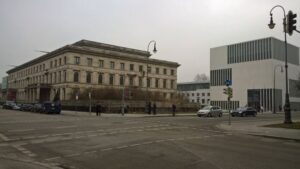 National Socialism WWII with licensed guide - private tour - Meeting by Feldherrnhalle: getting your bearings the fast way
