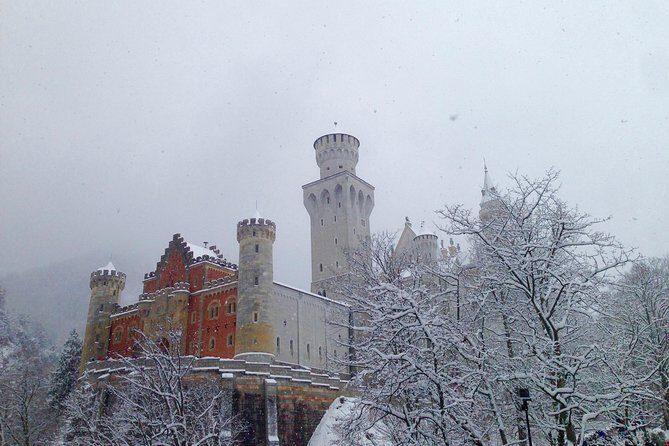Neuschwanstein Castle Private Tour from Garmisch-Partenkirchen - Schloss Neuschwanstein: the big ticket, paced for real viewing