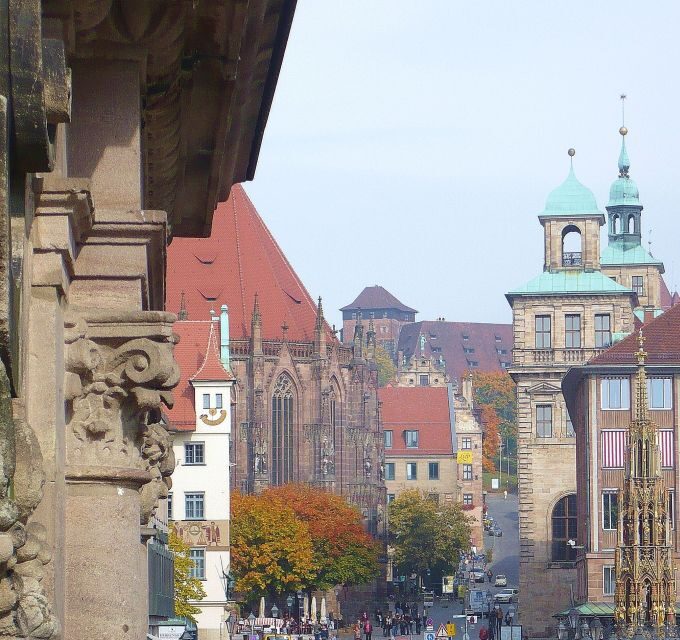 Nuremberg 2-Hour Old Town Highlights Walking Tour in English - Handwerkerhof and the medieval city walls: the old town’s backbone