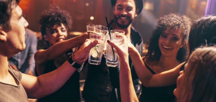 Nuremberg: Bar and Club Tour with Free Shots and Free Entry - Starting Point at Zeit & Raum: The Easy Launchpad