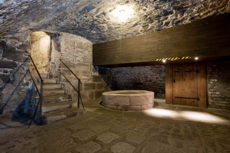 Nuremberg: Medieval Dungeons Guided Tour - How the guides tell the story: humor, tone, and real professionalism