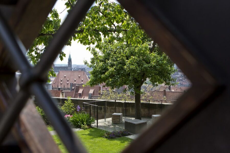 Nuremberg: Old Town Guided Walking Tour - Old City Hall: Power, Politics, and the City’s Public Face
