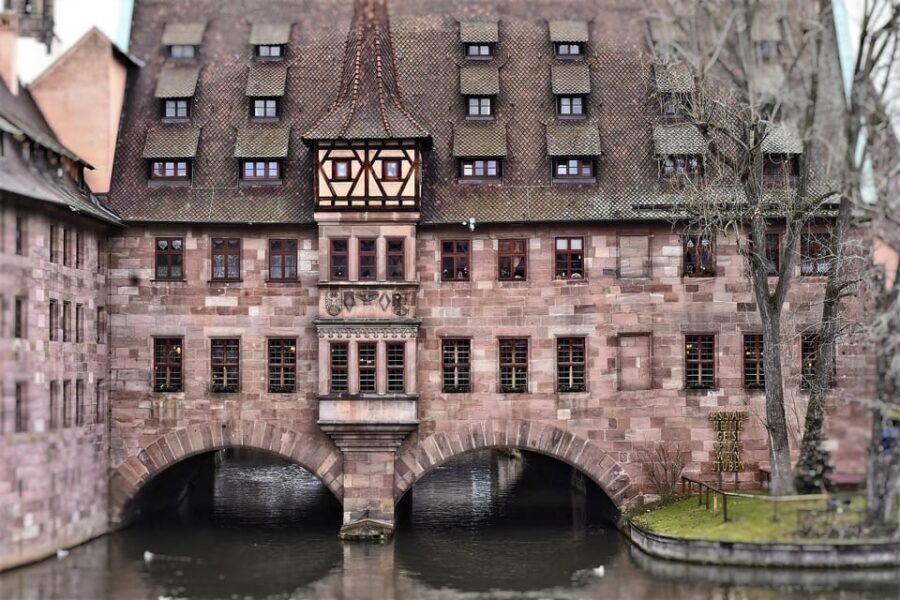 Nuremberg - Old town Historic Walking tour - Meeting at St. Lorenz: The Church Where the Tour Begins