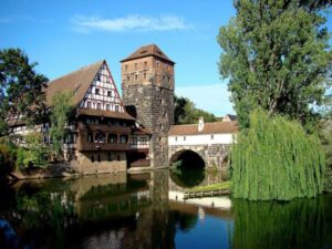 Nuremberg: Private Guided Walking Tour - Frauenkirche and the Little Men Dancing: The clock show to actually watch