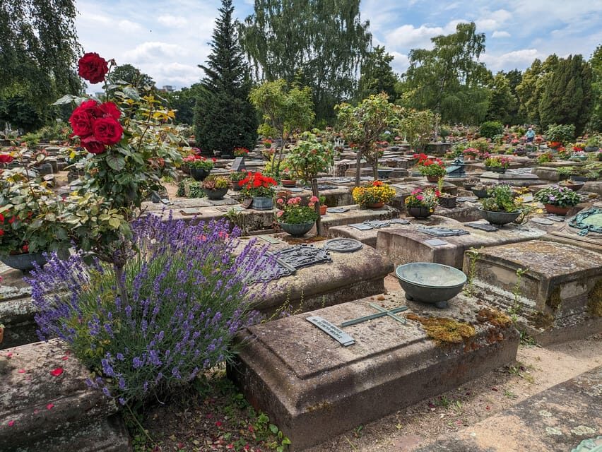 Nuremberg: St. Johannis Friedhof &Hesperidengärten IN GERMAN - Price and value: is $17 worth it?