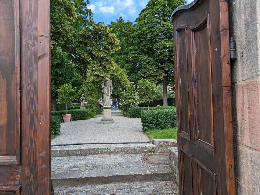 Nuremberg: St. Johannis Friedhof &Hesperidengärten IN GERMAN - Finding the meeting point at Lindengasse & Johannisstraße