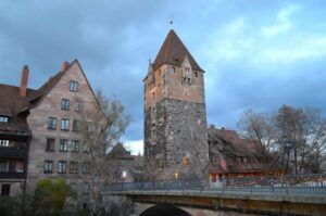 Nürnberg: Mörder, Fälscher, Messerstecher - Weinmarkt witch hunts: how fear became policy